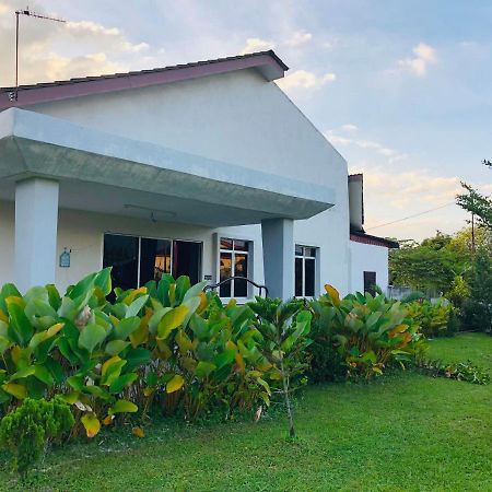 Homestay Lestary Near Taiping Fast Wifi Netflix エクステリア 写真
