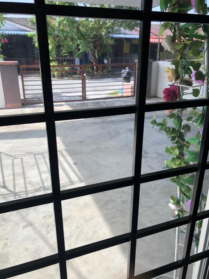 Homestay Lestary Near Taiping Fast Wifi Netflix エクステリア 写真